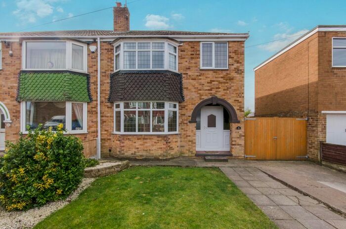 3 Bedroom Semi-Detached House To Rent In Menson Drive, Hatfield, Doncaster, DN7