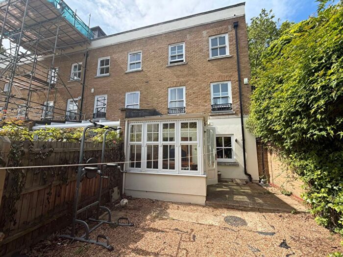 5 Bedroom Flat To Rent In Harper Road, London, SE1
