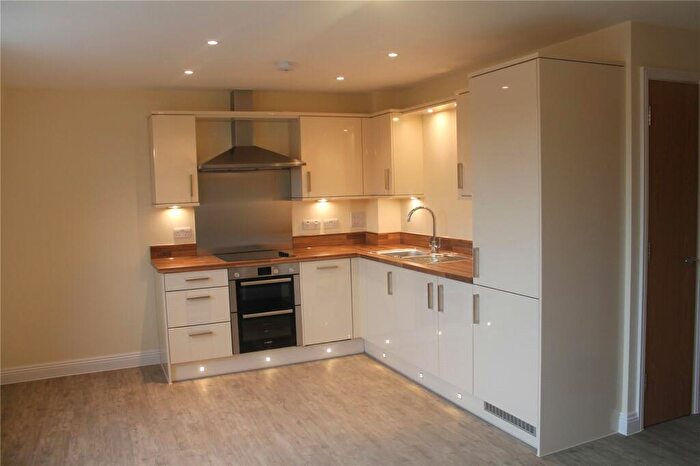 1 Bedroom Flat For Sale In Central Point, Feathers Lane, Basingstoke, Hampshire, RG21