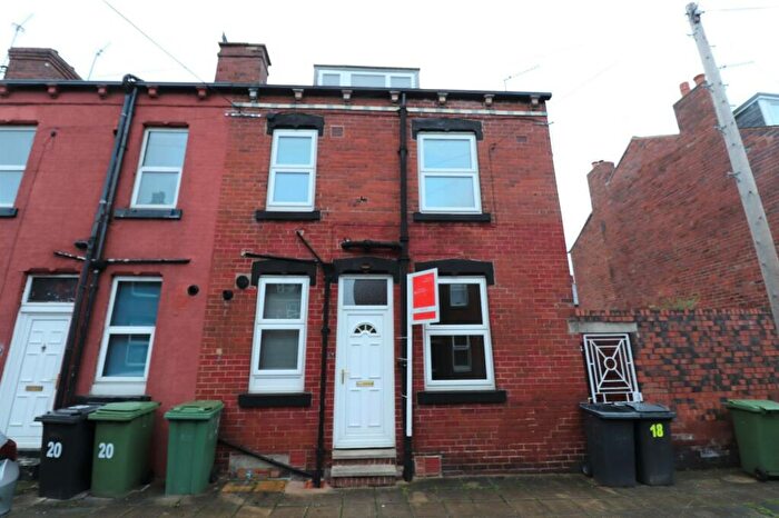 2 Bedroom House To Rent In Barden Terrace, Leeds, West Yorkshire, Uk, LS12