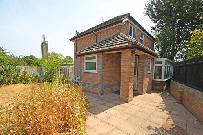 2 Bedroom Detached House For Sale In Cherries Drive, Bournemouth, BH9
