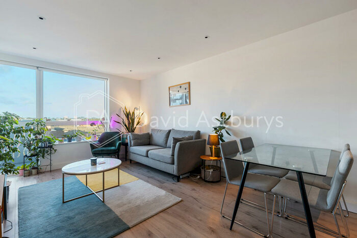 2 Bedroom Apartment To Rent In High Street, London, N8