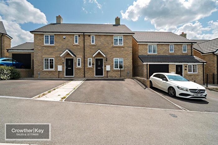 3 Bedroom Semi-Detached House For Sale In College Drive, Buxton, SK17