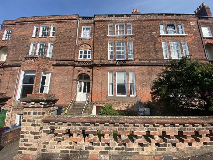 2 Bedroom Flat To Rent In George Street, Louth, LN11