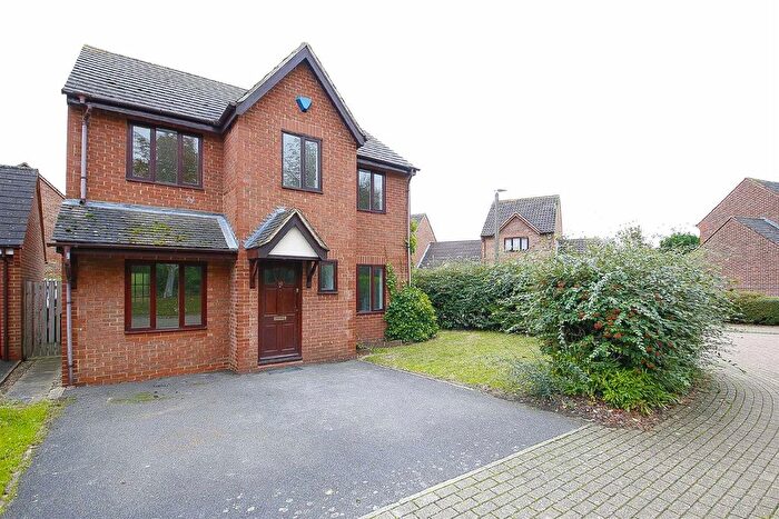 4 Bedroom Detached House To Rent In Bickleigh Crescent, Furzton, MK4
