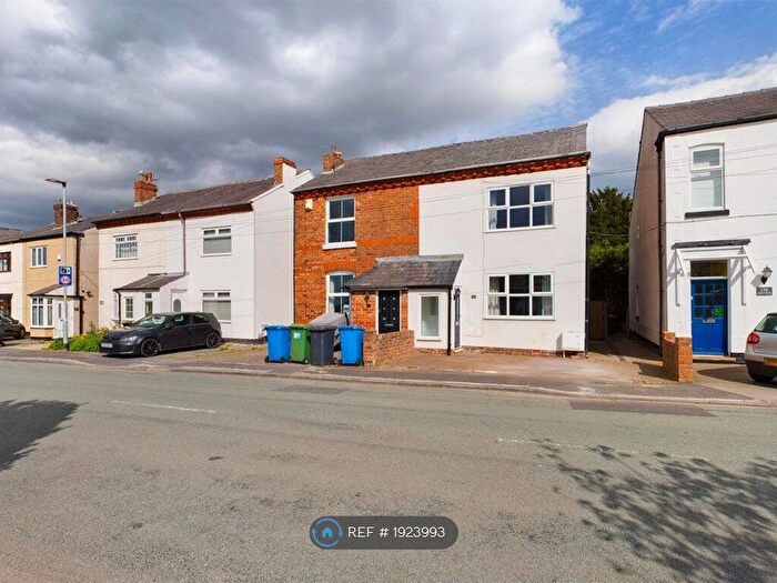 3 Bedroom Semi-Detached House To Rent In Glazebrook Lane, Glazebrook, Warrington, WA3