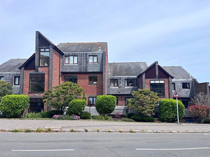 2 Bedroom Flat To Rent In Park Road, Swanage, BH19