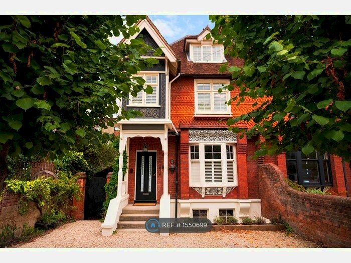 4 Bedroom Semi-Detached House To Rent In Queen Street, Henley-On-Thames, RG9