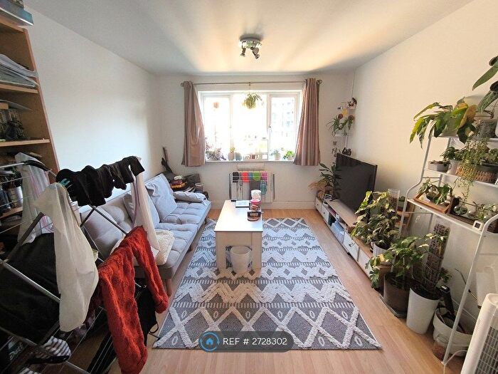 1 Bedroom Flat To Rent In Century House, London, SE8