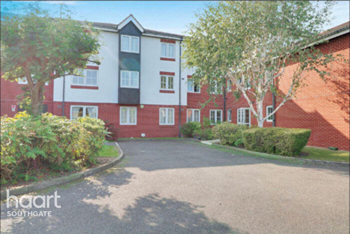 1 Bedroom Retirement Property For Sale In Avenue Road, London, N14