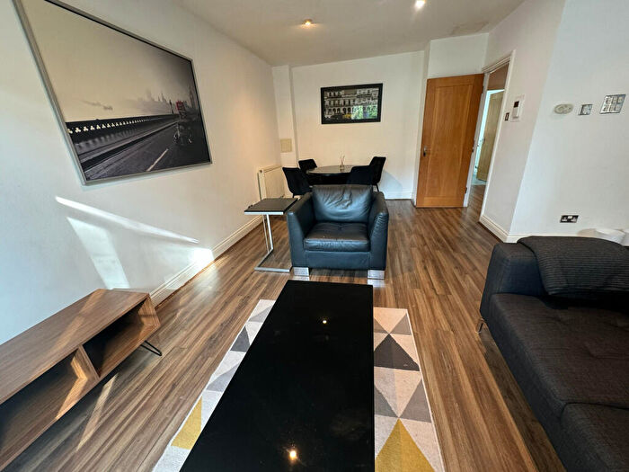 2 Bedroom Flat To Rent In Alberts Court, Palgrave Gardens, London, NW1