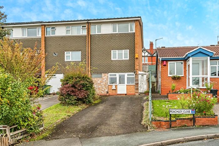 3 Bedroom Town House For Sale In Hunnington Crescent, Halesowen, West Midlands, B63