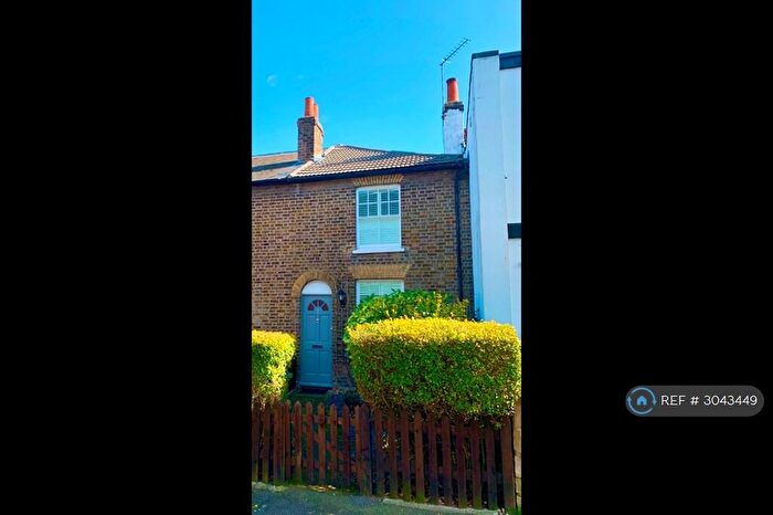 2 Bedroom End Of Terrace House To Rent In Woodside Road, Sidcup, DA15