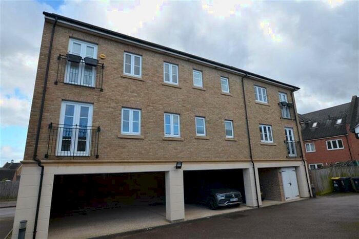 2 Bedroom Apartment To Rent In Abbess Terrace, Loughton, IG10