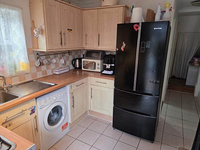 1 Bedroom Terraced House To Rent In Norman Avenue, London, N22