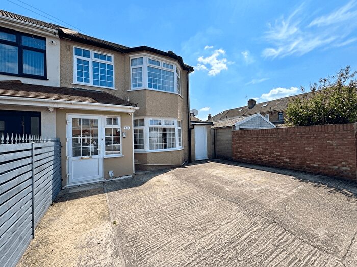 5 Bedroom End Terrace House To Rent In Hounslow, TW4