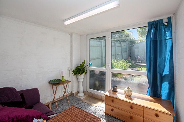 2 Bedroom Bungalow For Sale In Islay Crescent, Highworth, SN6