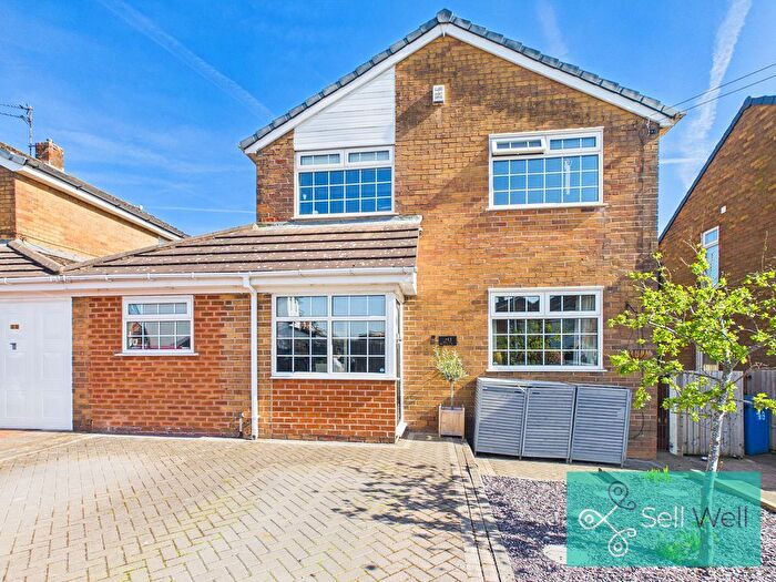 3 Bedroom Link Detached House For Sale In Southdown Drive, Worsley, Manchester, M28