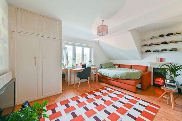 Studio To Rent In Tooting Bec Gardens, Streatham, London, SW16