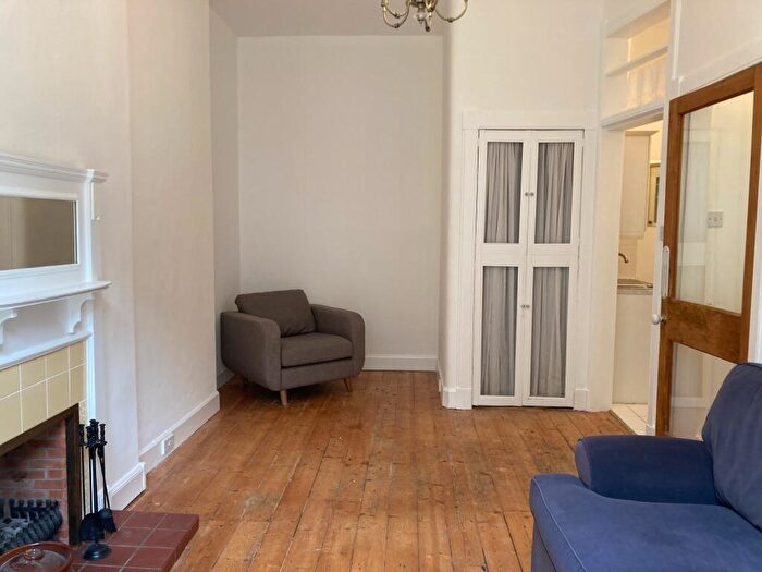 1 Bedroom Flat To Rent In Comely Bank Row, Edinburgh, EH4
