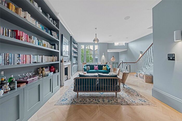 3 Bedroom Flat For Sale In Castellain Road, London, W9