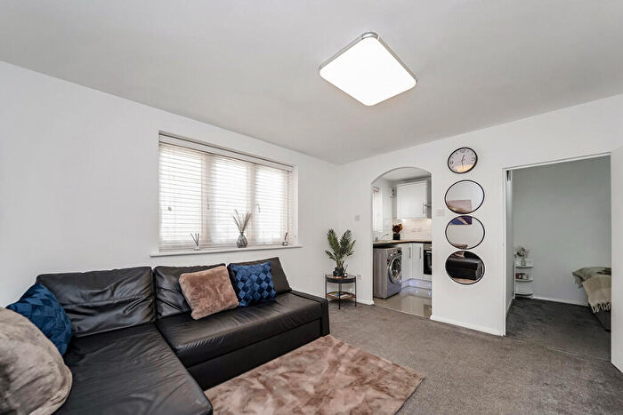 1 Bedroom Flat To Rent In Viking Place, Seymour Road, London, E10