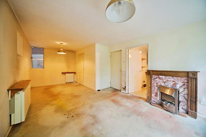 1 Bedroom Flat For Sale In Nether Street, London, N3