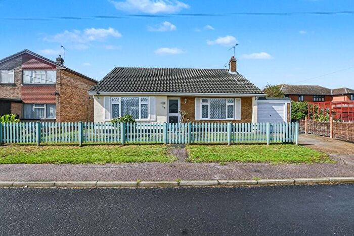 3 Bedroom Bungalow For Sale In Surig Road, Canvey Island, SS8
