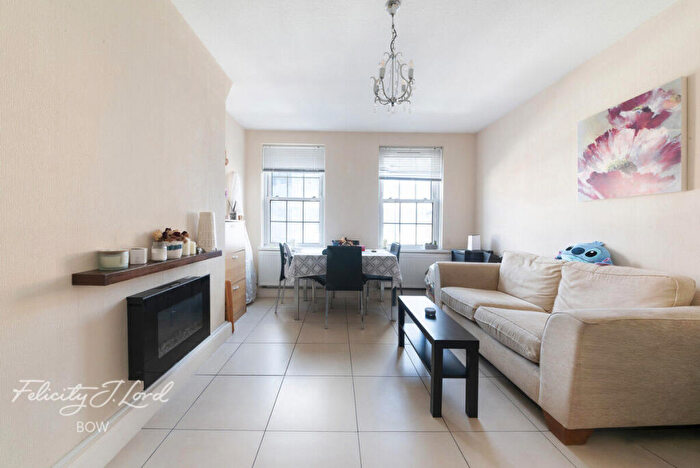 2 Bedroom Flat For Sale In Watts Grove, London, E3