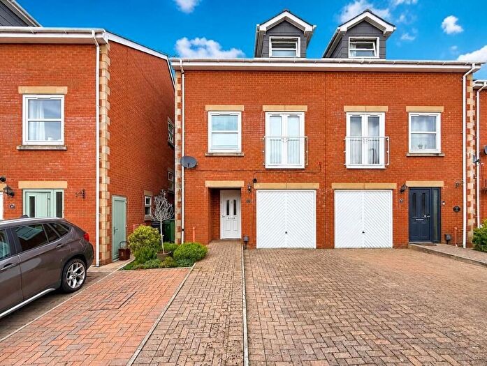 4 Bedroom Town House For Sale In Ragnall Close, Thornhill, CF14