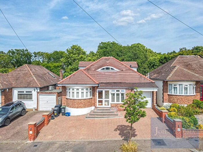 5 Bedroom Detached House For Sale In Dacre Gardens, Chigwell, Essex, IG7