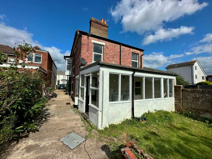 3 Bedroom House To Rent In Millbrook Road East, Southampton, SO15