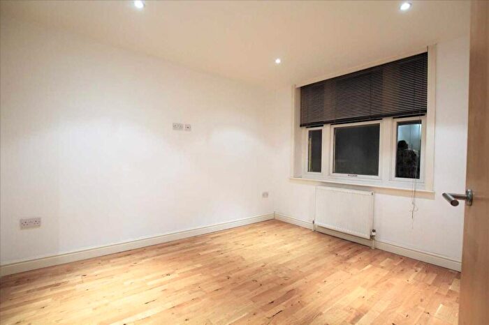 2 Bedroom Apartment To Rent In Carfax, Horsham, RH12