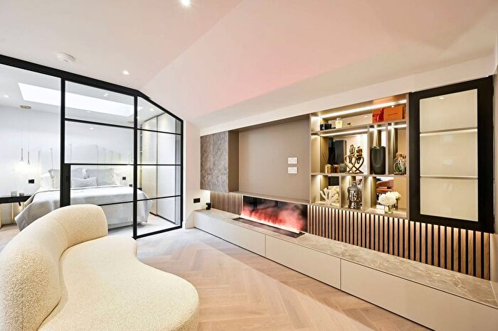 1 Bedroom Property For Sale In Penywern Rd, Earls Court, London, SW5