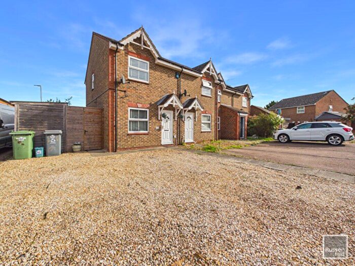 2 Bedroom Semi-Detached House For Sale In Freeland Close, Taverham, NR8