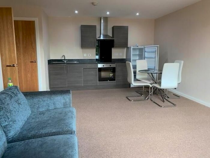 2 Bedroom Flat To Rent In Brindley Road, Manchester, M16