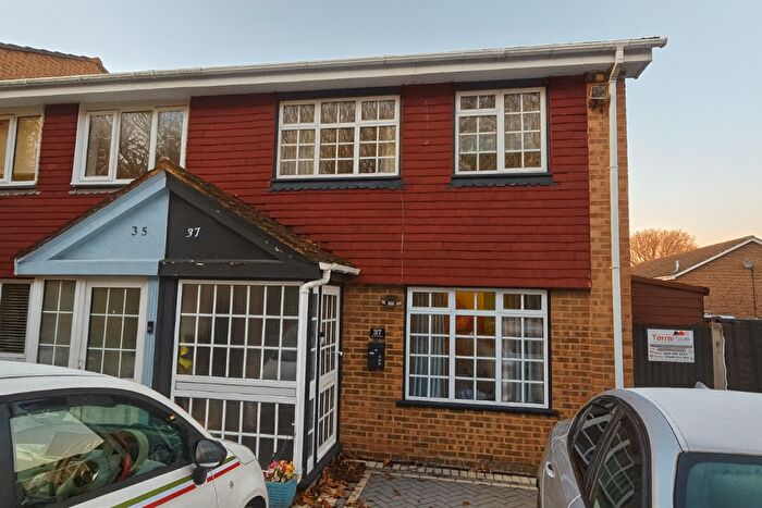 3 Bedroom Terraced House To Rent In Gleaming Wood Drive, Chatham, ME5