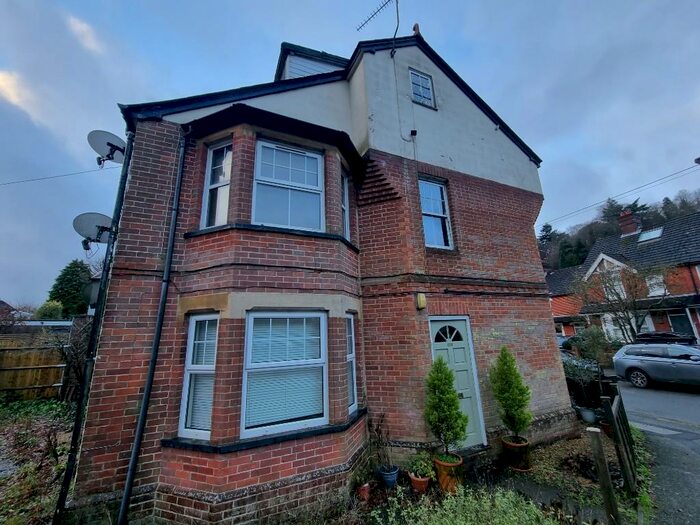 1 Bedroom Apartment To Rent In Lion Lane, Haslemere, Surrey, GU27