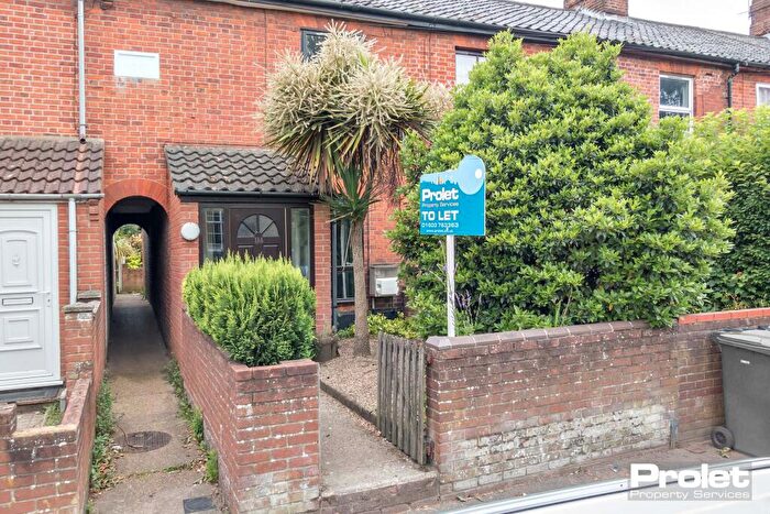 2 Bedroom Terraced House To Rent In Aylsham Road, Norwich, NR3