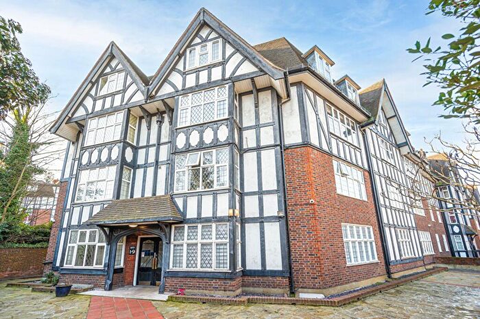 4 Bedroom Flat For Sale In Wendover Court, Child's Hill, London, NW2