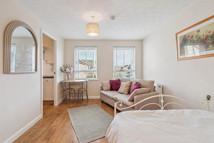 Studio For Sale In Hellyer Way, Bourne End, SL8