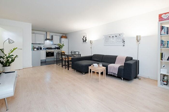 1 Bedroom Flat To Rent In Carronade Court, Eden Grove, London, N7