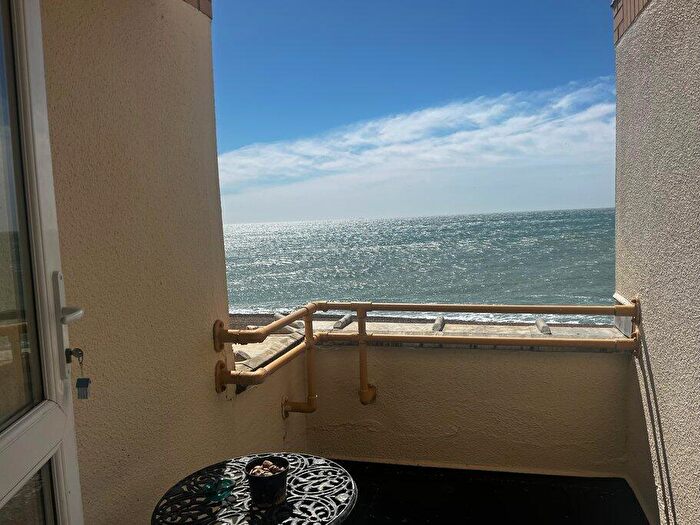 2 Bedroom Flat For Sale In Homevale House Sandgate High Street, Sandgate, Kent, CT20