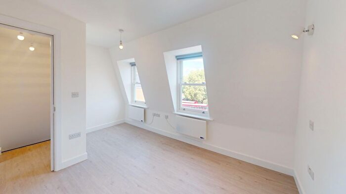 2 Bedroom Flat To Rent In Church Street, Enfield, Greater London, EN2
