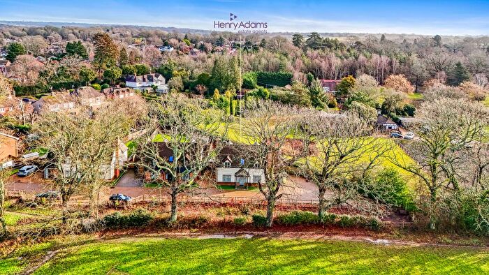 4 Bedroom Property For Sale In Vaughan Copse, Mannings Heath, RH13