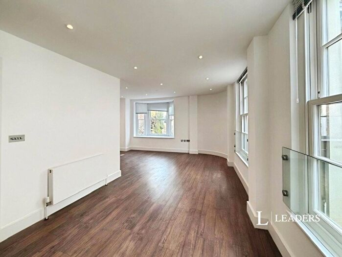 2 Bedroom Flat To Rent In Hanningtons Lane, Brighton, East Sussex, BN1