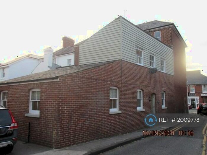 3 Bedroom Semi-Detached House To Rent In York Road, Canterbury, CT1