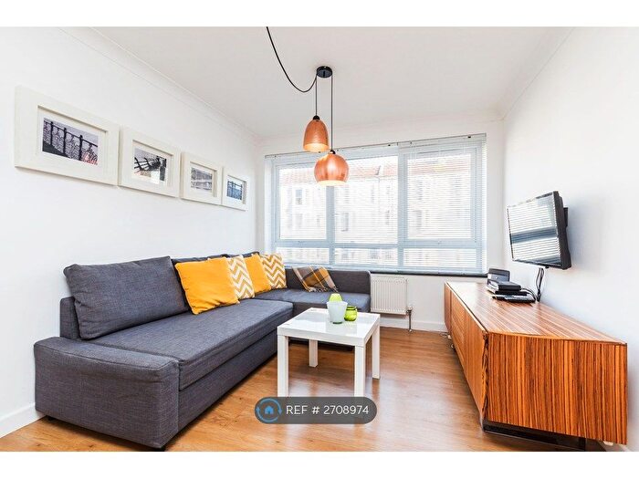 2 Bedroom Flat To Rent In Longman Court, Southsea, PO5