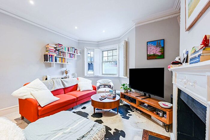 1 Bedroom Flat For Sale In Lyndhurst Mansions, Munster Village, London, SW6