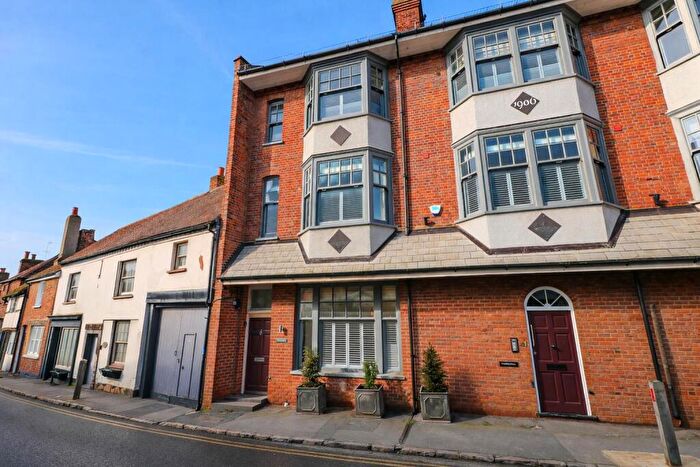 2 Bedroom Maisonette For Sale In Couching Street, Watlington, OX49